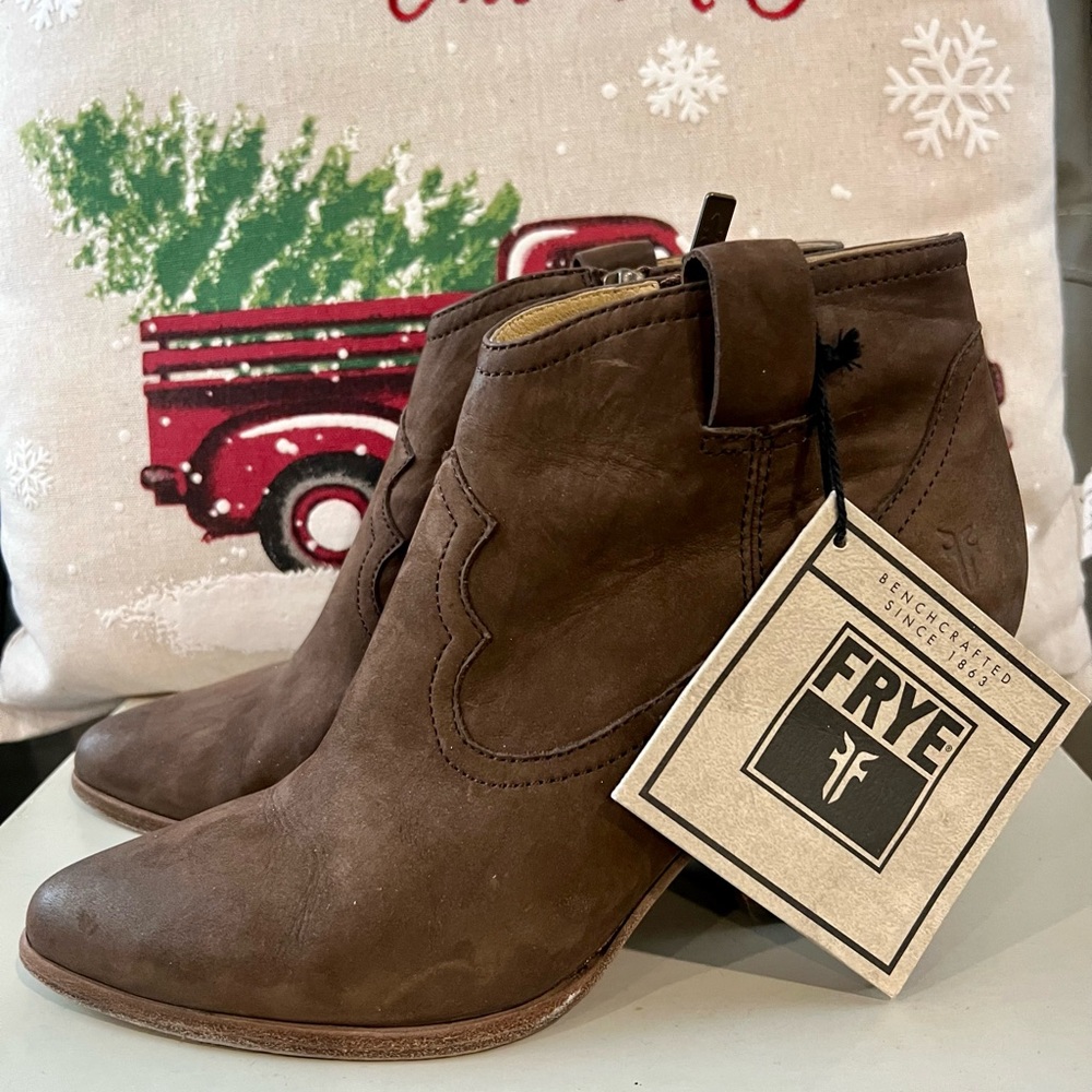 NIB Frye Brown Suede Bootie Boots 8